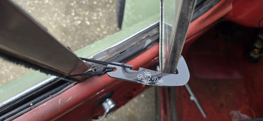 Salty Dub vent window clips (pair)