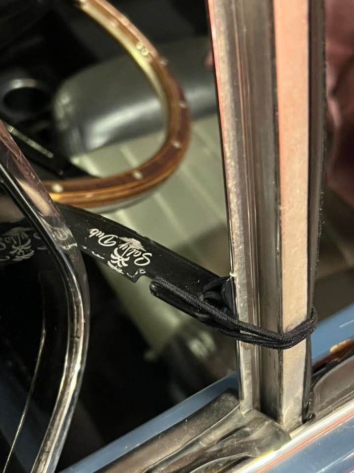 Salty Dub vent window clips (pair)